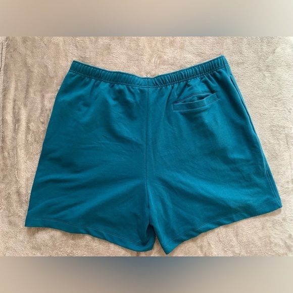 The North Face Men’s Logo Fleece Shorts - Picture 13 of 16